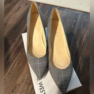 NINE WEST BLOCK HEELS